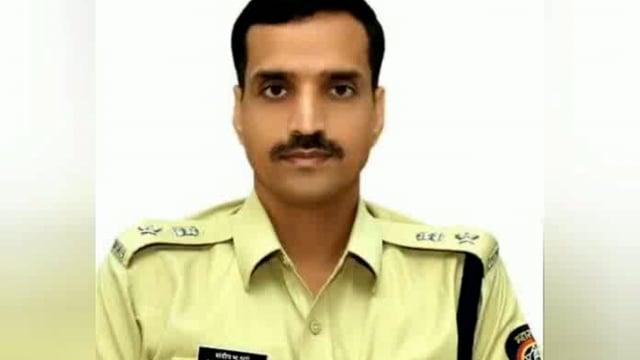 पोलिसांना खोटा गुन्हा दाखल करण्यास भाग पाडणाऱ्या शिंदे सेनेच्या आटपाडी खानापूरच्या नेत्यांची चौकशी करावी हनुमंतराव देशमुख यांची पोलीस प्रमुखाकडे मागणी