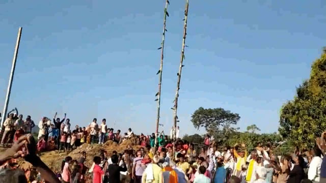 श्री श्री 108 महालक्ष्मी यज्ञ को लेकर शास्त्रोक्त विधि से किया गया ध्वजारोहण 