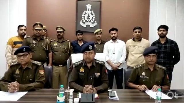 भूसे के ट्रक में लाखों की शराब का जखीरा पकड़ा एक तस्कर को किया गिरफ्तार