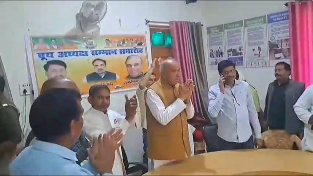 डुमरियागंज से भाजपा के दो बार के सांसद जगद्मविकापाल को भाजपा ने तीसरी बार टिकट देकर अपना प्रत्याशी बनाया।