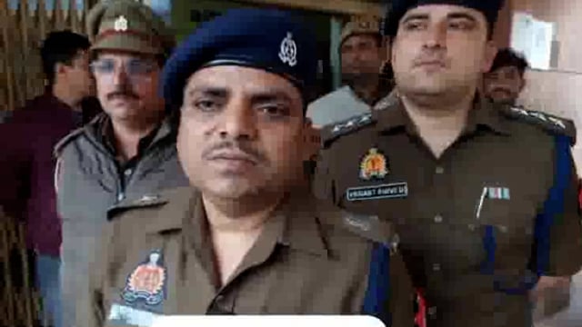 सकरौली पुलिस व इंटेलिजेंस बिग टीम को मिली सफलता एक शातिर बदमाश के पैर में गोली लगने से घायल दो गिरफ्तार