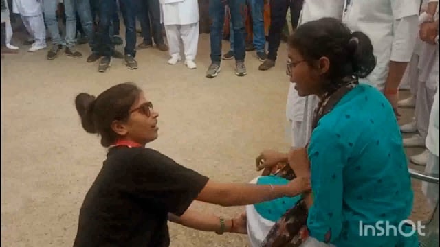 सदर अस्पताल परिसर में विश्व श्रवन दिवस के मौके पर जीएनएम छात्राओं के द्वारा नुक्कड़ नाटक का किया गया आयोजन।