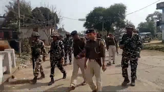  लोकसभा चुनाव में क्षेत्र में शांति व्यवस्था बनाए रखने को लेकर अमरपुर पुलिस ने प्रखंड के दो जगहो पर किया फ्लेग मार्च