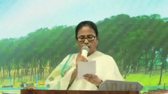 পূর্ব মেদিনীপুর জেলা জনসভায় বক্তব্য রাখছেন মুখ্যমন্ত্রী মমতা বন্দ্যোপাধ্যায়