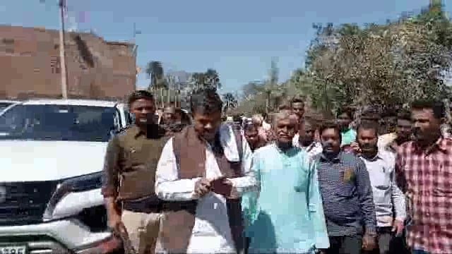 अमरपुर, सलेमपुर, मादाचक् ग्रामीण पथ का सांसद व विधायक ने किया शिलान्यास