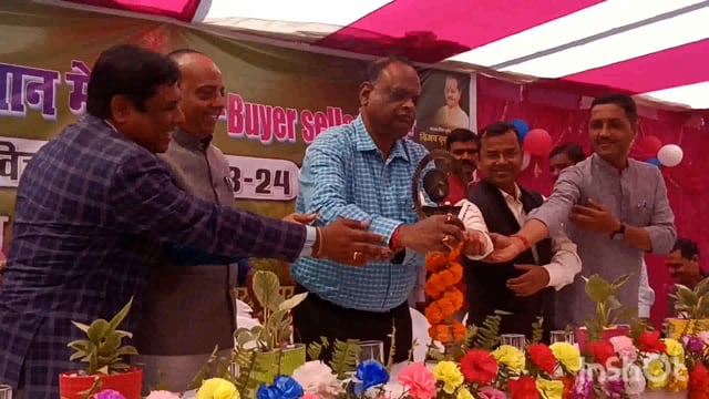 सदर प्रखंड कार्यालय परिसर में दो दिवसीय जिला कृषि मेला का जिलाधिकारी ने किया उद्घाटन।