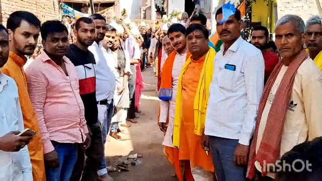 तेतरहाट शिव मंदिर में 24 घंटे की अखंड रामधुनी को लेकर 501 कुमारी कन्याओं की निकाली गई कलश यात्रा।