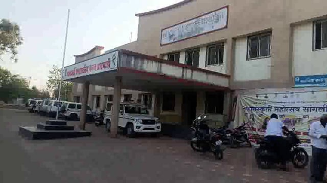 सातबारा सदरी नोंद थांबवा अन्यथा आंदोलन करण्याचा गळवेवाडी येथील शेतकरी दाजीराम खांडेकर यांचा इशारा