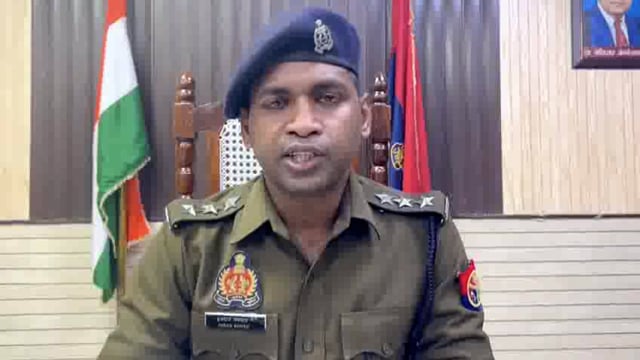 थाना खेरागढ़ क्षेत्र शादी का कार्यक्रम में बैड को खींचने वाले तीन व्यक्तियों की बिजली की करंट से मौत हो गई