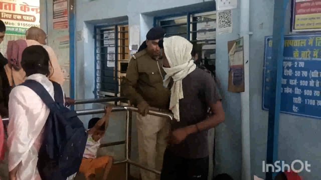 लखीसराय उत्पाद विभाग की टीम ने गिरफ्तार दो शराब कारोबारी को सदर अस्पताल में मेडिकल जांच बाद भेजा जेल।