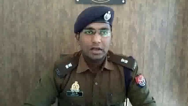 फुलपुर कोतवाली सीमा पर पुलिस बदमाश में हुई मुठभेड़  50 हजार का इनामी शराब माफिया मुठभेड़ हुआ घायल 