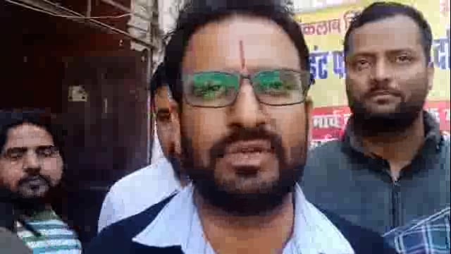 सासाराम में ग्रामीण बैंक कर्मियों ने प्रबंधन के खिलाफ किया हड़ताल 