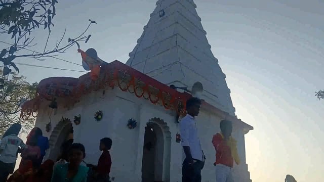 महाशिवरात्रि पर्व को लेकर पूजन दर्शन हेतु उमड़ी श्रद्धालुओं की भीड़, रात्रि में निकलेगी भोलेनाथ की भव्य बारात