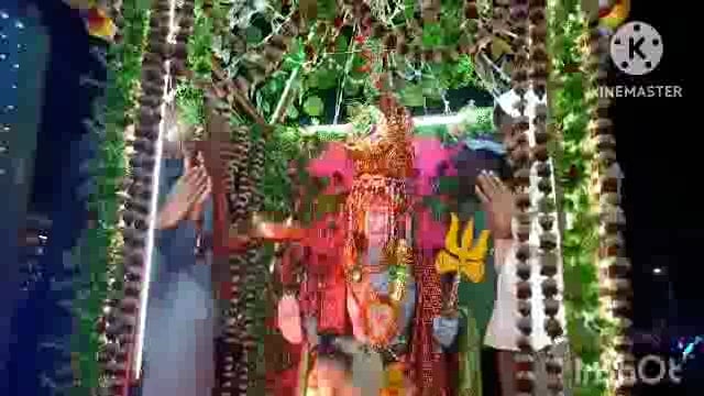 सूर्यगढ़ा स्थित शिव दुर्गा महावीर मंदिर परिसर से बाबा गौरी शंकर धाम के लिए भोलेनाथ का बारात प्रस्थान किया।