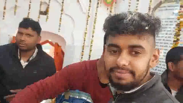 महाभारत कालीन फिरोजपुर शिव मंदिर पर भक्तो शिव लिंग अभिषेक किया 