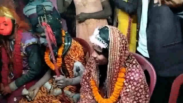 गाजेबाजे, ढोलनगाड़े, घोड़े, भूतप्रेत एवं देवता का भेष बनाकर शिव बारात में शामिल हुए श्रद्धालु, धूमधाम से हुआ शिव विवाह