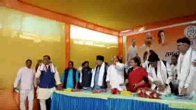 आगामी लोकसभा चुनाव 2024 को लेकर कांग्रेस पार्टी के द्वारा कुंडा स्थित सभागार गोड्डा लोकसभा स्तरीय समन्वय सिमिति बैठक 