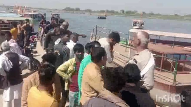 वृंदावन अमावस्या पर दर्शन करने पहुंचे श्रद्धालु नारायणपुर प्रधान नदी के किनारे से हुआ लापता गोताखोर व पुलिस लगी तलाश में