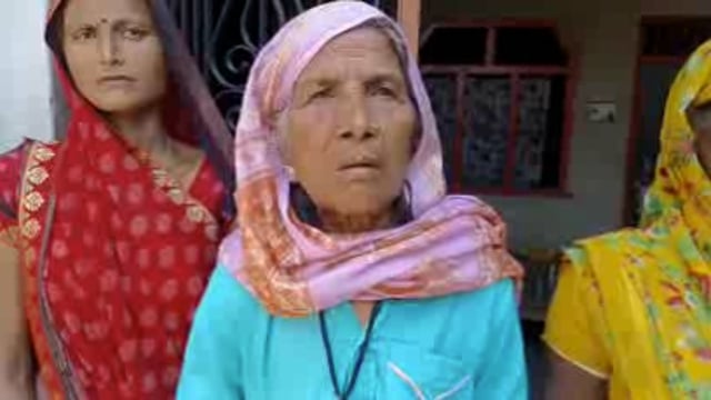 अगया बुजुर्ग निवासी महिला ने महदेईया सिरसिया निवासी युवक पर जबरन जमीन कब्जा करने का लगाया आरोप सुने क्या कहती है महिला 