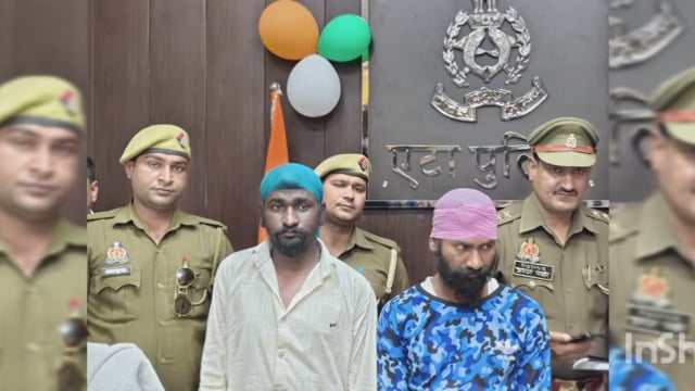 एटा पुलिस को मिली बड़ी सफलता नगर में हुई चोरी की घटना का सफल अनावरण लाखों रुपए की नगदी जेवर सहित दो शातिर गिरफ्तार