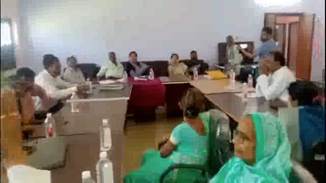 हंगामेदार रही अमरपुर नगर पंचायत की मासिक बैठक पार्षद व पार्षद पति के बीच हुई तीखी नोक झोक 