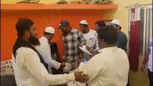 रमजान महिन्यात लोडशेडींग करू नये,मुस्लिम बांधवांची कनिष्ठ अभियंताकडे मागणी