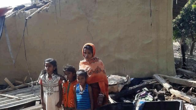 अचानक घर में लगी आग से लाखों रुपए की संपत्ति जलकर हुई राख 