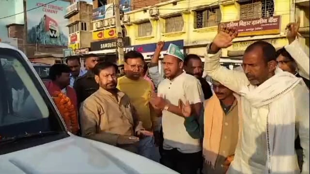  पूर्व केंद्रीय मंत्री ने अमरपुर प्रखंड के विभिन्न क्षेत्रों का किया दौरा सी ए ए कानून को लेकर एनडीए पर किया हमला 