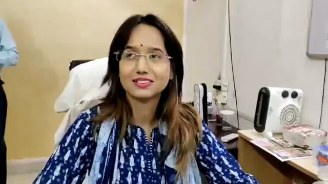 IAS Kriti Raj SDM Sahiba Firozabad Prathmik Swasthya Kendra Mein pahunchi macha hadkump