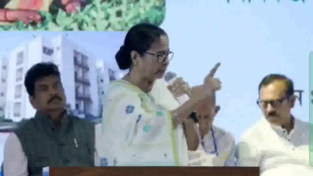 উৎসধারার ঘর, চা বাগান ও উদ্বাস্তু জমির পাট্টা প্রদান-সহ বিবিধ প্রকল্পের উদ্বোধন ও শিলান্যাস অনুষ্ঠানে