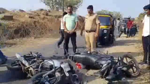 मल्लापूर पाटी जवळ दोन मोटारसायकलची समोरासमोर धडक,एकाचा मृत्यू तर एकाची प्रकृती चिंताजनक