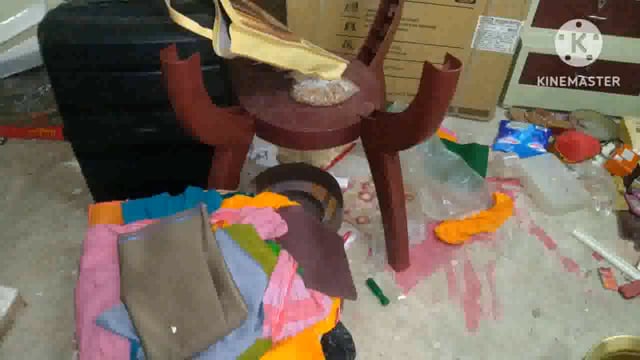 महूगांय गांव में बन्द घर मैं हुई चोरी 15 लाख रुपया का हुआ नुकसान, थाने में दिया आवेदन