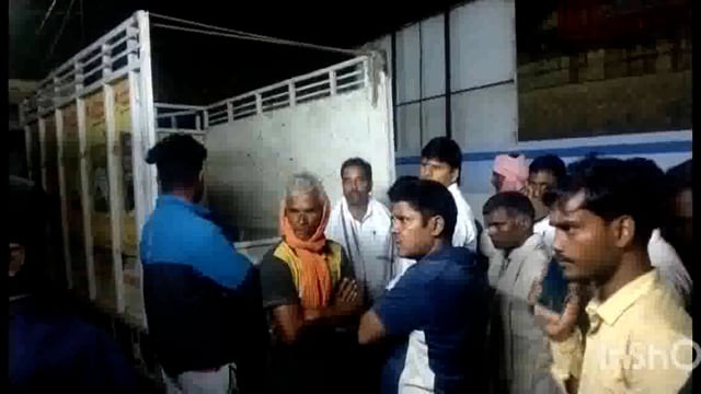 रॉन्ग साइड से आ रही बस ने स्कूटी में मारी जोरदार टक्कर स्कूटी सवार दो व्यक्ति की घटनास्थल पर हुई मौत