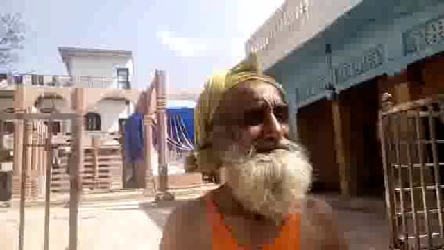 प्रतापगढ़ जिले के बाघराय थाना क्षेत्र के कमासिन बाजार में कामाक्षी मंदिर में चोरों ने की चोरी पुजारी ने दिया बयान जाँच ,