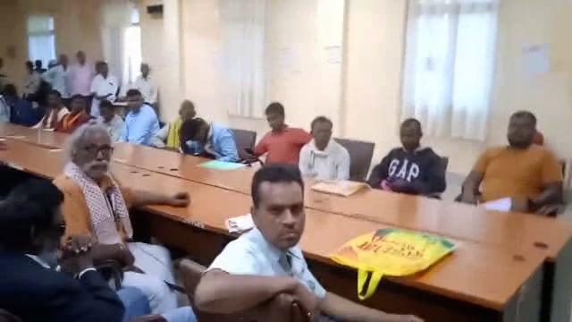 मृतक मजदूर के आश्रितों से सरपंच पति ने उगाही कि राशि मामला पहुंचा डीएम रोहतास के पास 