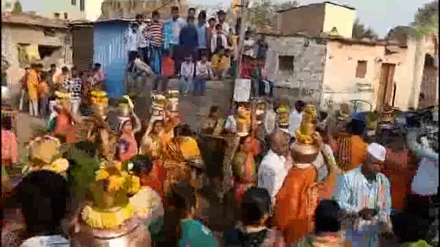 नागलगाव येथे प्रभू श्रीरामाच्या मूर्तीची भव्य मिरवणूक