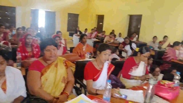 बाल विकास परियोजना पदा0 की अध्यक्षता में वृद्धि निगरानी एवं पोषण ट्रैकर एप्प का आंगनबाड़ी सेविकाओं को दिया गया प्रशिक्षण