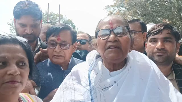 चंदौसी में माध्यमिक शिक्षा स्वतंत्र प्रभार राज्य मंत्री गुलाब देवी ने किया ओवरब्रिज का शिलान्यास दी जानकारी |