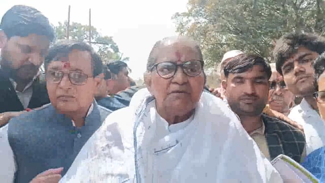 चंदौसी में माध्यमिक शिक्षा स्वतंत्र प्रभार राज्य मंत्री गुलाब देवी ने किया ओवरब्रिज का शिलान्यास दी जानकारी |