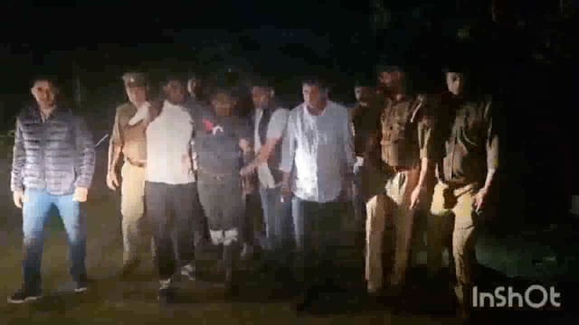 कोसीकला पुलिस व एसओजी टीम की हुई 50000 की इनामी से मुठभेड़ दोनों पैरों में लगी गोली