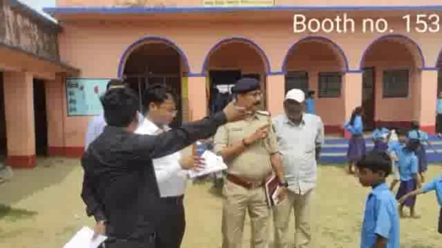 अमरपुर प्रखंड के विभिन्न मतदान केंद्रों का बीडीओ ने किया भौतिक सत्यापन