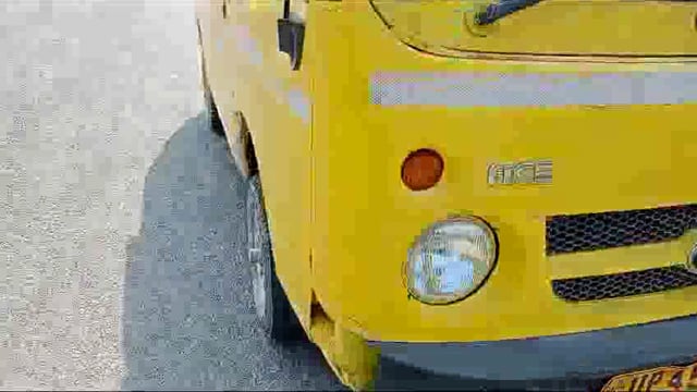 अम्बेडकर नगर जिले में प्राइवेट स्कूलों के चालक सरकार और आरटीओ के आंखों में धूल झोंक रहे हैं मासूम बच्चों के जिंदगी के साथ खिलवाड़ करने में कोई कोर कसर नहीं छोड़ रहे हैं जीता जागता उदाहरण है इस चालक को देख सकते हैं।