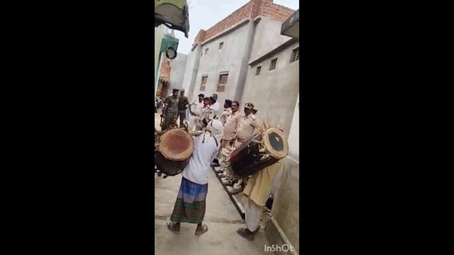 जिले के टॉप 10 में फरार 5 अभियुक्त के घर पर रामगढ़ चौक पुलिस ने चसपाया इश्तहार।