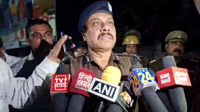 badayun jila mein do bacchon ki Talwar se Gala Katkar Hatya kar di gai badhaon ki SP ki bite