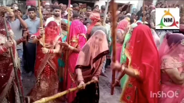 बरसाने की विश्व प्रसिद्ध लठामार होली का अद्भुत नजारा ।