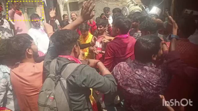 भगवान कृष्ण की बाल स्थल गोकुल में छड़ी मार होली की भूमि प्रारंभ मंदिर में होली के गीतों के मध्य डोला प्रारंभ