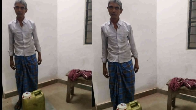 15 लीटर महुआ शराब के साथ एक शराब कारोबारी को खेसर थाना की पुलिस ने गिरफ्तार कर भेजा जेल