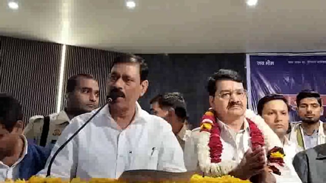 बीएसपी के पूर्व राज्यसभा सांसद मुनकाद अली के द्वारा मथुरा जनपद के बहुजन समाज पार्टी के से प्रत्याशी की घोषणा की