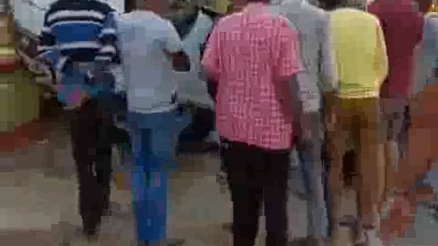 सड़क दुघर्टना में कार पलटी, एक महिला की मौत 