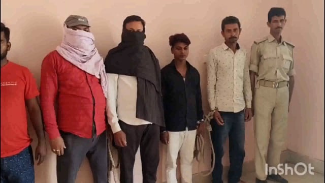 उत्पाद विभाग की टीम ने कवैया थाना क्षेत्र समेत अन्य थाना क्षेत्र से तीन शराब कारोबारी समय चार शराबी को किया गिरफ्तार